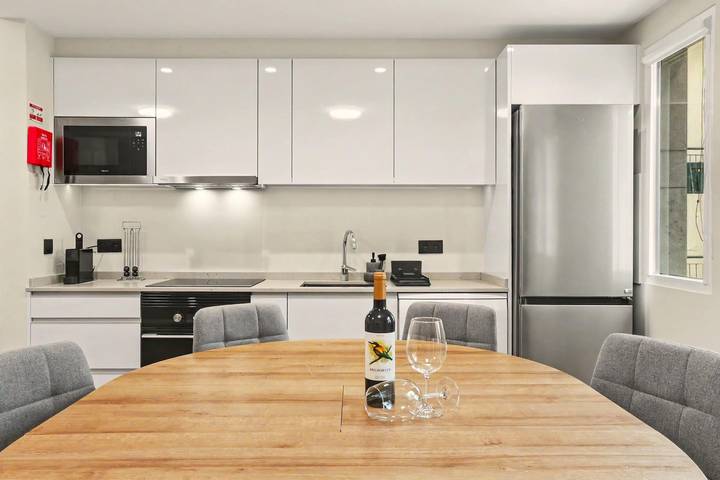 Entire apartment, Apartment 'Ninho Ilhéu' with Mountain View and Wi-Fi in Câmara de Lobos, Madeira