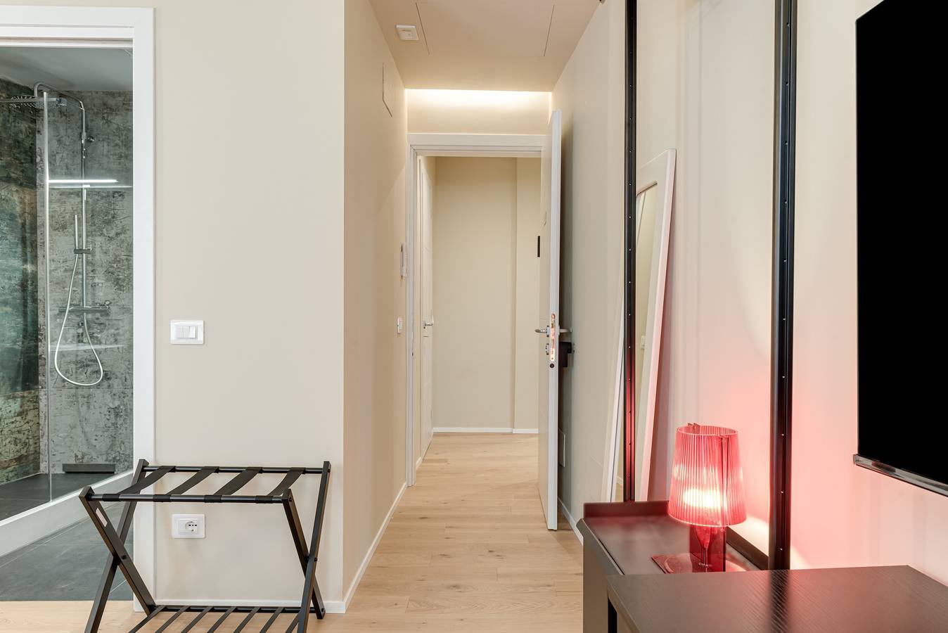 Zimmer 'Florence Rooms Orange' mit Wlan und Klimaanlage in Florence city center, Florenz
