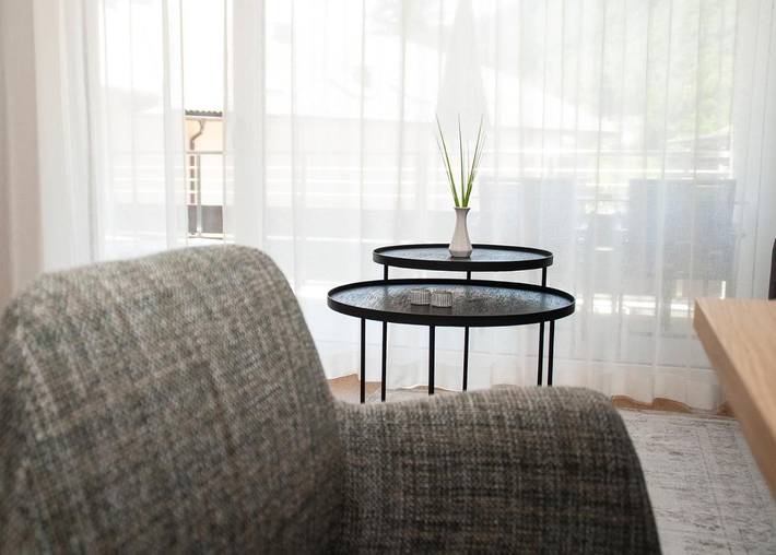 Ferienwohnung für 4 Personen, mit Balkon und Garten sowie Kinderpool und Pool