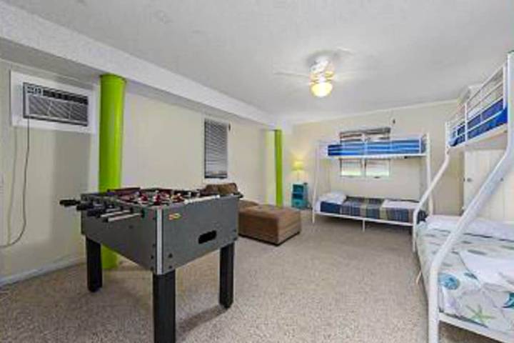 Vacation house for 14 people, with terrace in Sandbridge