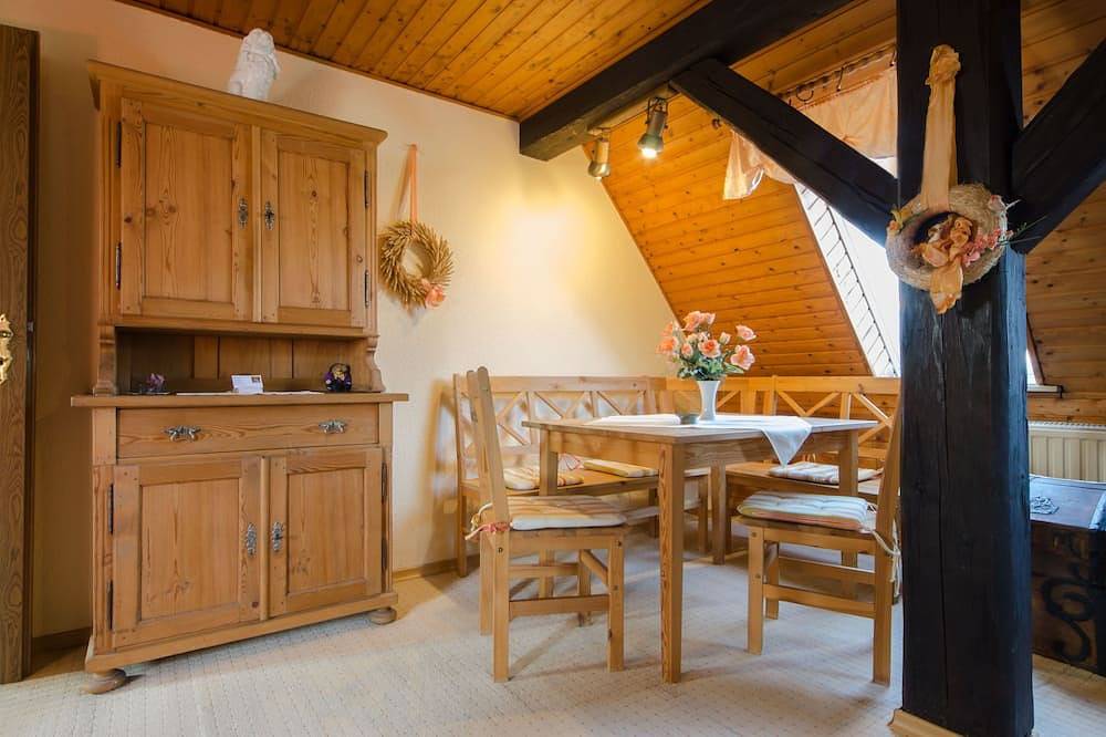 Ganze Wohnung, Ferienwohnung im Dg mit Terrasse im Garten - Ferienwohnung Hertel in Mistelgau, Frankenalb