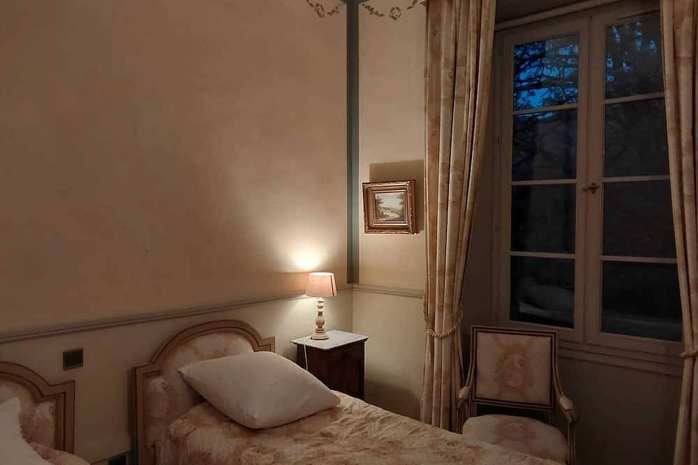 Entire apartment, Vie de Château in Montbrun-les-Bains, Nyons region