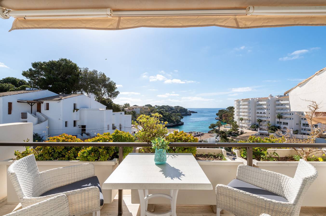 Entire apartment, "Estrella De Mar" with Sea Views, Wi-Fi, and Air Conditioning (Tourist Tax Included) in Cala Serena, Felanitx