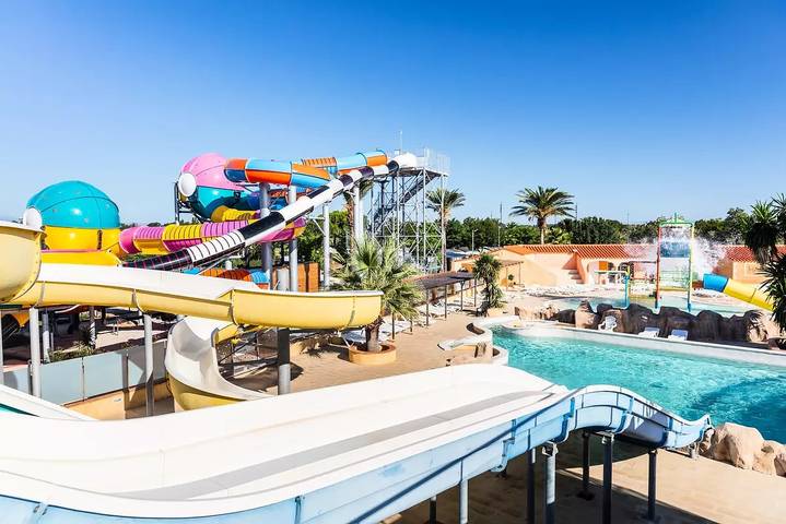 Camping pour 4 personnes, avec Terrasse à Saint-Cyprien