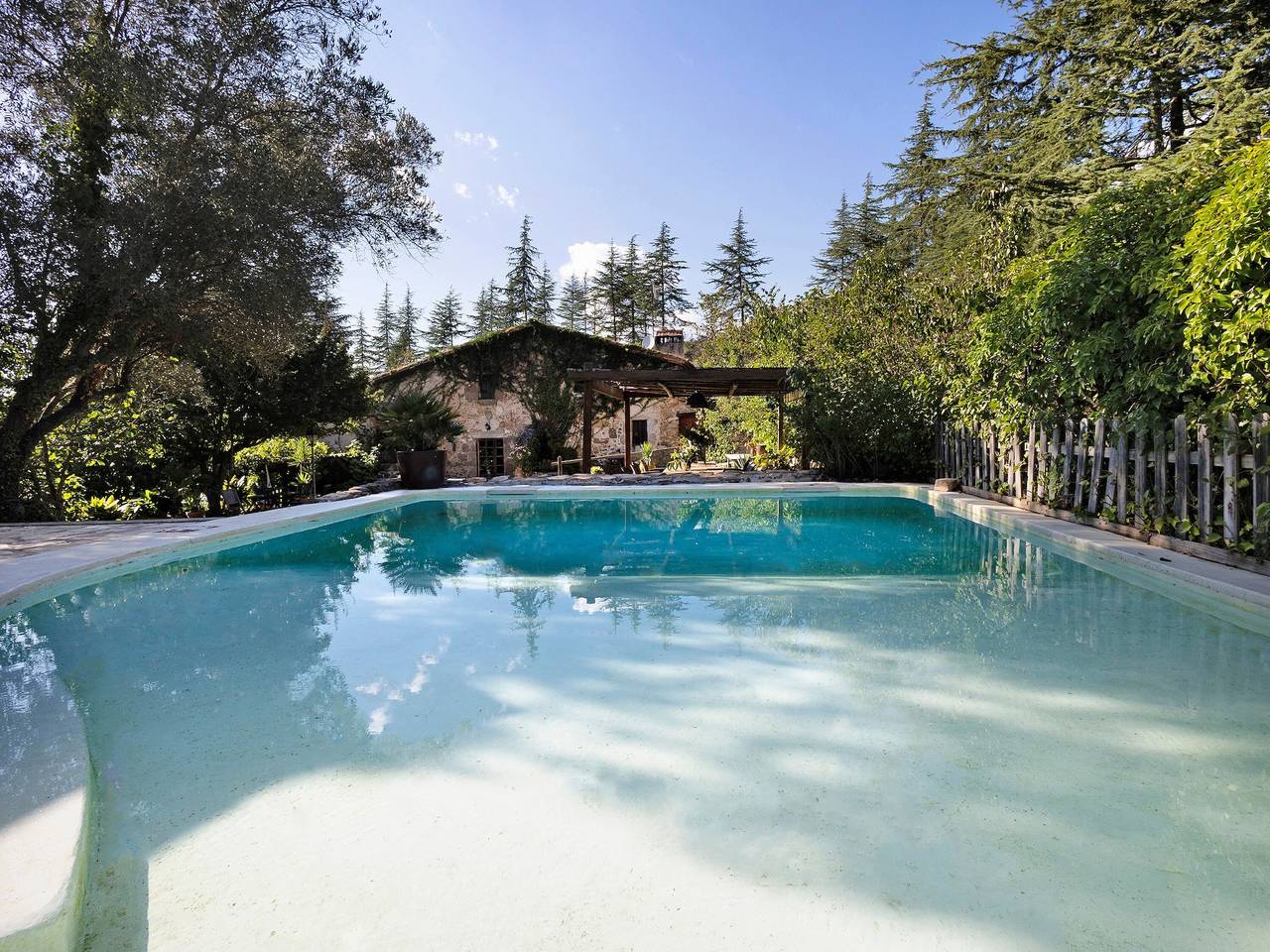 Casa di campagna 'Masia Paradise' con vista sulle montagne, piscina privata e Wi-Fi in Llinars del Valles, Montnegre i el Corredor