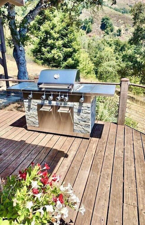 Holiday home for 9 people, with hot tub and garden in Big Sur