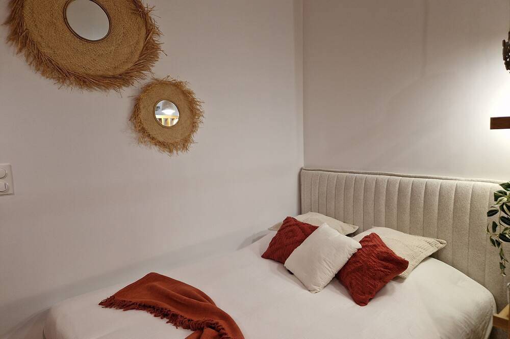 Apartamento entero, Apartamento-Familiar-Baño privado con ducha-Vista al patio in Chartres-de-Bretagne, Región de Rennes