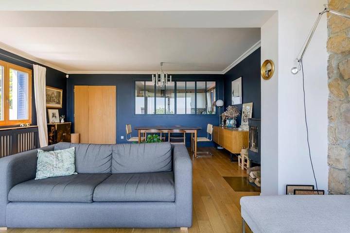 Location de vacances pour 8 personnes, avec Balcon et Terrasse ainsi que Jardin et Piscine à Sainte-Foy-lès-Lyon - 2
