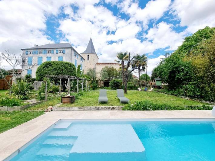 Location de vacances pour 13 personnes, avec jardin et piscine à Saint-Laurent-de-Belzagot - 2