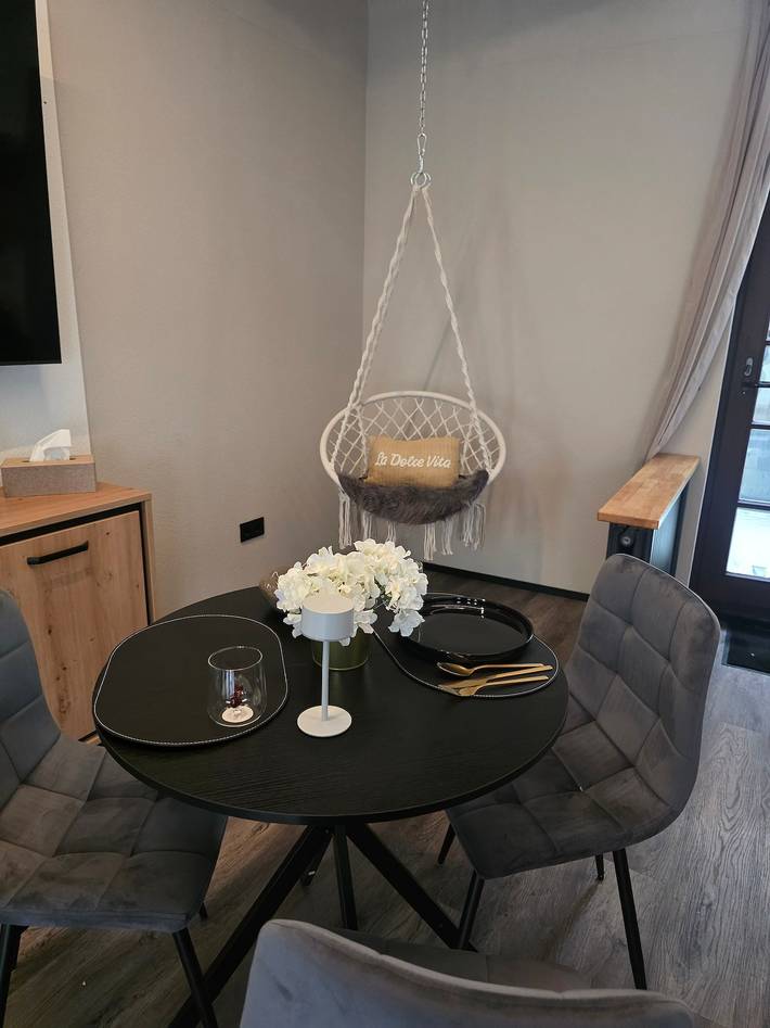 Ganze Wohnung, Bodensee Premium Appartment 'Blue Bay' mit privatem Innenhof in Stockach, Hegau