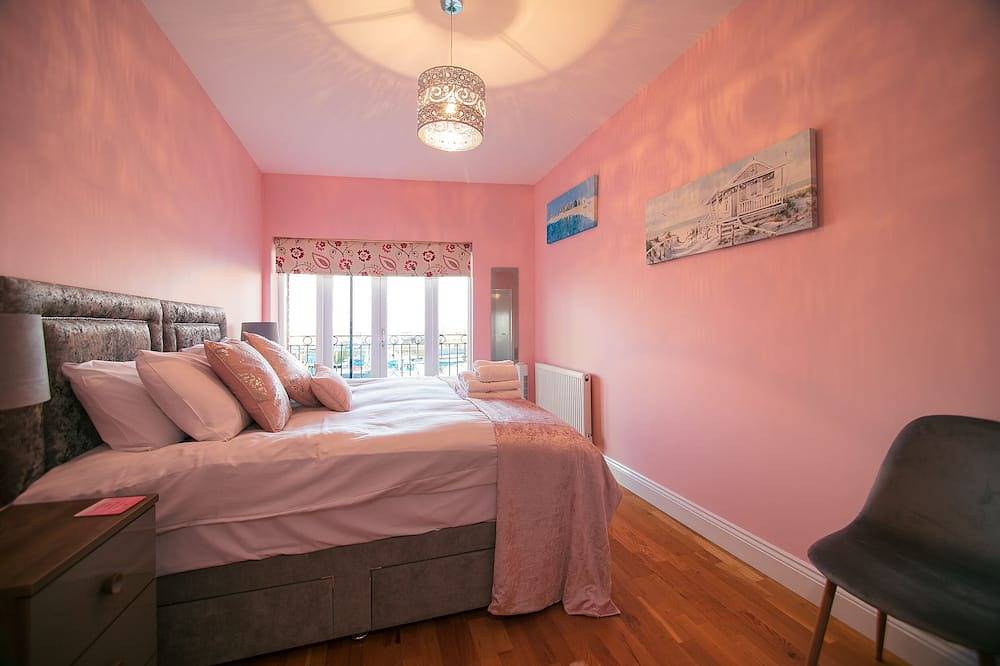 Ganze Wohnung, Royal Harbour Retreat -Modern and stylish with harbour views in Ramsgate, Kent