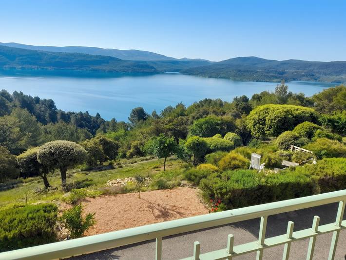 Appartement entier, Appartement cosy à Sainte-Croix-du-Verdon 44 m² vue lac in Sainte-Croix-du-Verdon, Gorges du Verdon