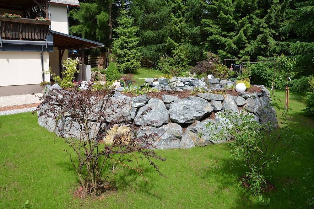 Ganze Wohnung, Ferienwohnung im Gründeltal; Idyllige Lage; Naturschutzgebiet  Weißeritzwiesen in Schellerhau, Altenberg