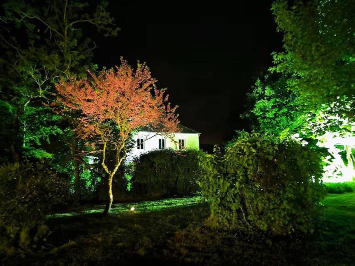 Location de vacances pour 10 personnes, avec jardin et terrasse à La Guiche - 4