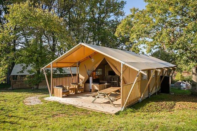Station pour 4 personnes, avec jardin ainsi que vue et piscine à Gourdon - 4