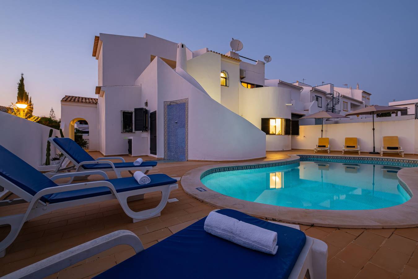 Villa Maldives in Guia, Faro District