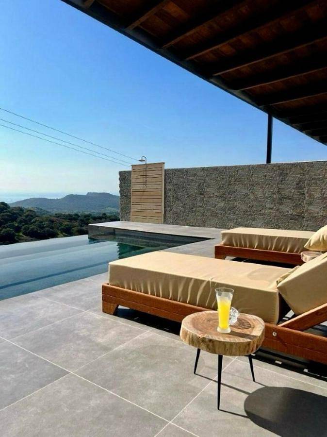 Villa pour 4 personnes, avec piscine ainsi que vue et jardin, adapté aux familles