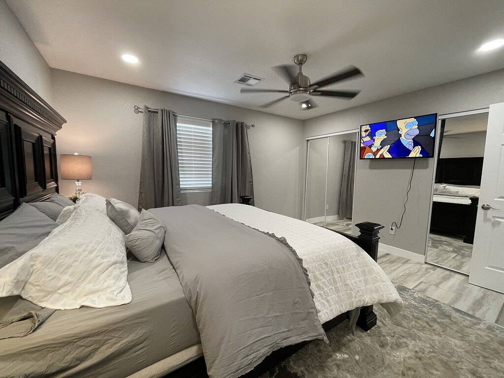 The Hideaway - Rain Shower Oasis & Desert Soak Spa in Lake Havasu City, Mohave County