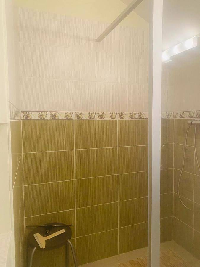 Location de vacances pour 2 personnes, avec terrasse, animaux acceptés à Badecon-le-Pin - 3