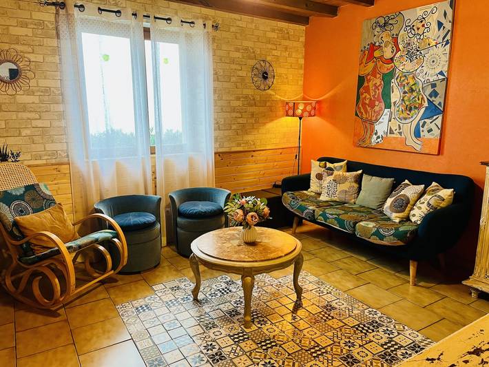 Gîte pour 15 personnes, avec terrasse, animaux acceptés dans Rhône - 4