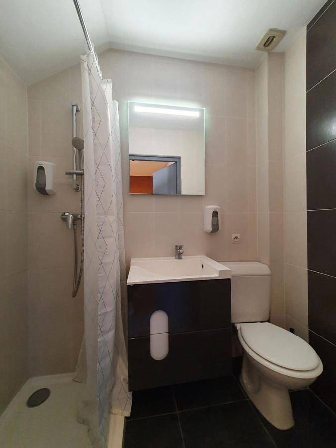 Hôtel pour 2 personnes, avec sauna ainsi que jardin et jacuzzi à Lans-en-Vercors - 4