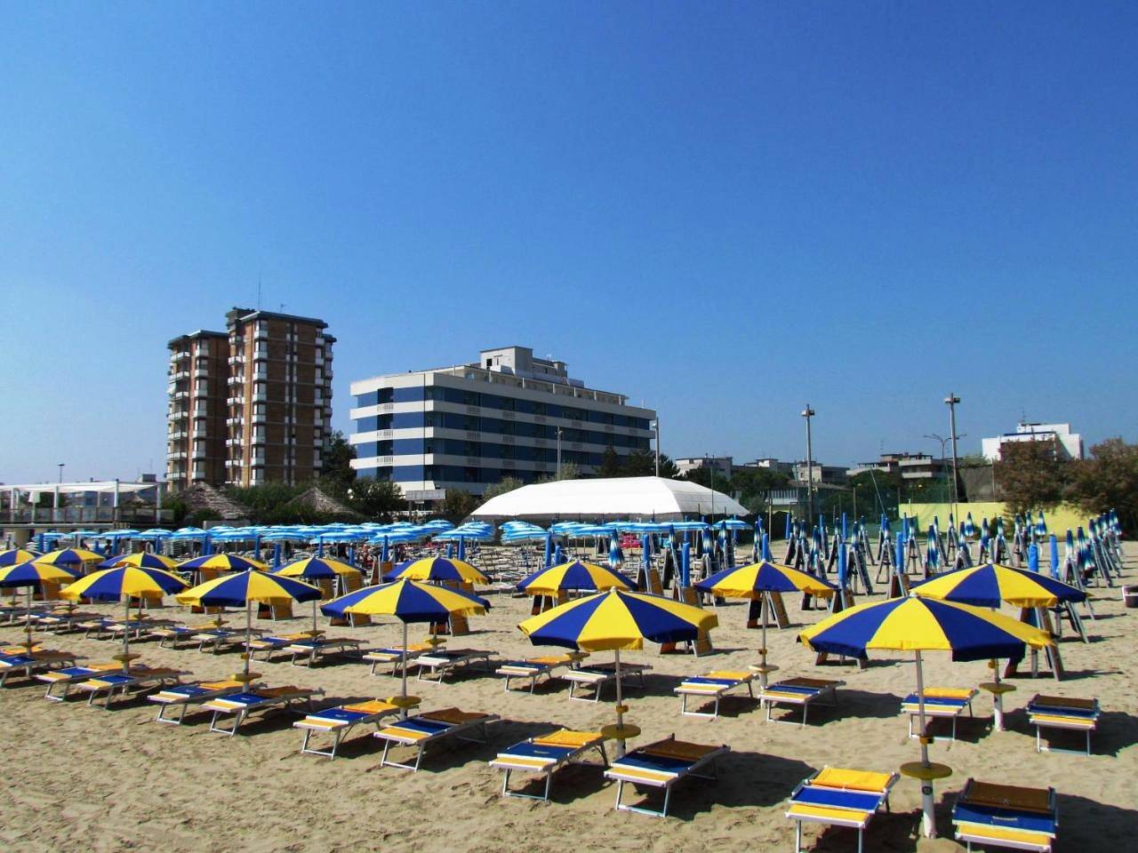 Grand Hotel Azzurra Club in Lido Adriano, Province de Ravenne