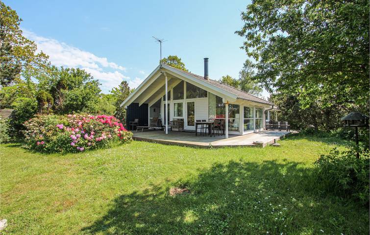 Ferienhaus für 6 Personen, mit Terrasse und Whirlpool sowie Garten und Sauna auf Samsø