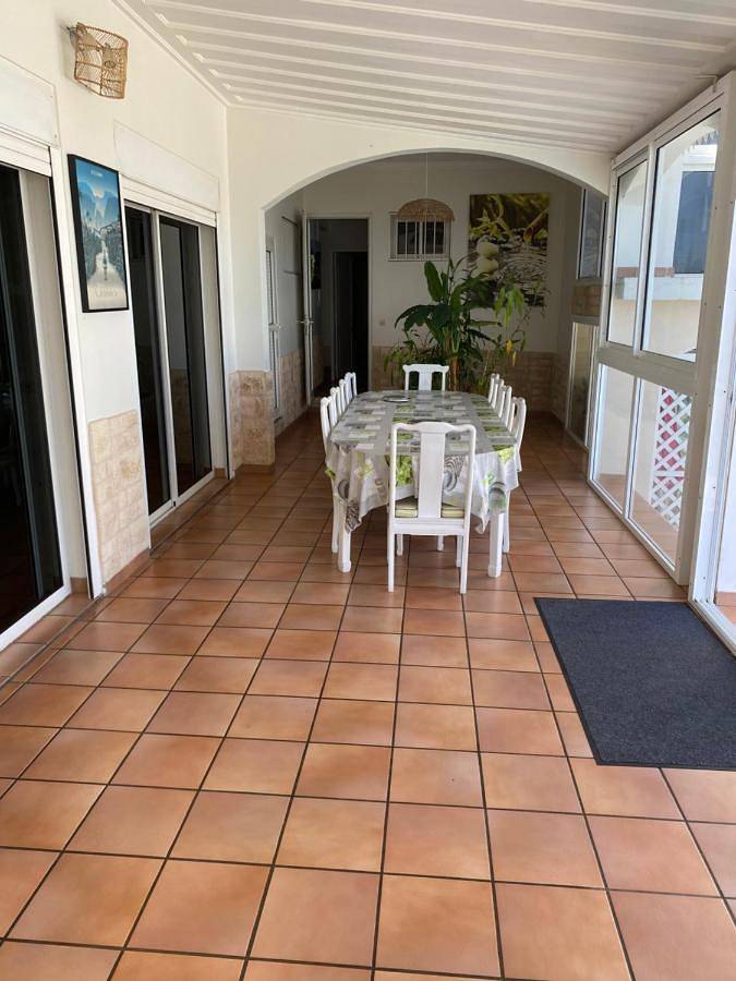 Location de vacances pour 12 personnes, avec piscine ainsi que vue et jardin à Petite-Île - 2