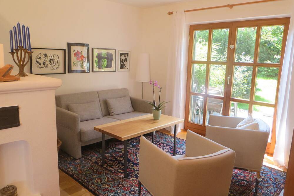 Stilvolles Ferienhaus mit Sauna, absolut ruhig, mitten in den Bergen, Nähe Loipe in Schleching, Bayerische Alpen