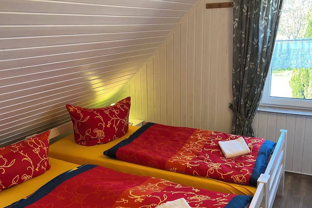 Ferienhaus mit Sauna,Kamin & Terrasse-familienfreundlich im Grünen! in Crussow, Angermünde