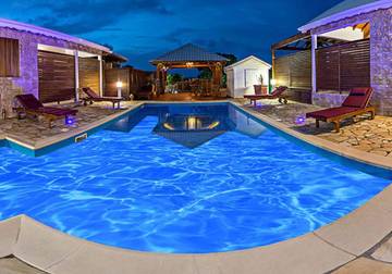 Gîte pour 2 personnes, avec piscine et terrasse à Anse-Bertrand