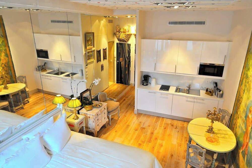 Entire apartment, Charming Two Bedroom Suite - Ac - At Notre-Dame in Paris, Ile de France