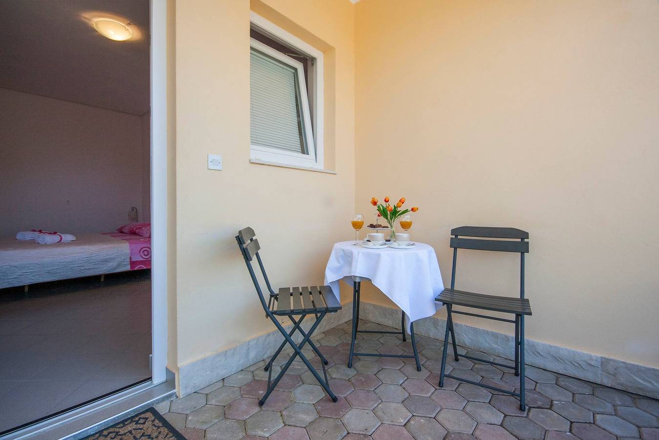 Ganze Ferienwohnung, Apartments and Rooms Mikelin - Room Alen 4 in Primosten, Šibenik-Knin