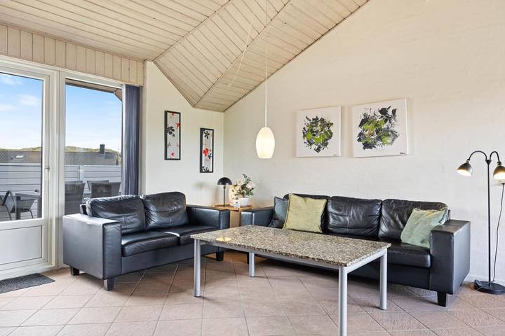 Splendid holiday home with swimming pool for 12 people in Skodbjerge, Årgab