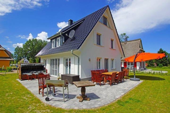 Ferienhaus für 11 Personen, mit Terrasse und Garten sowie Whirlpool und Sauna, mit Haustier - 1