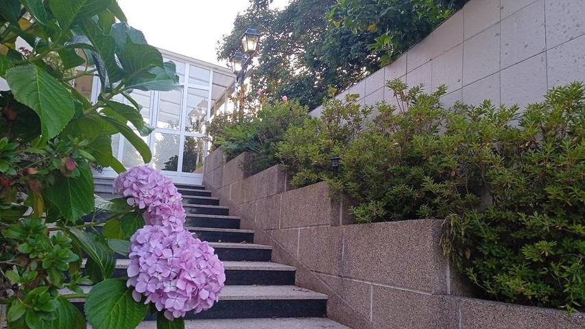 Alojamiento y desayuno para 3 personas, con jardín y vistas - 1