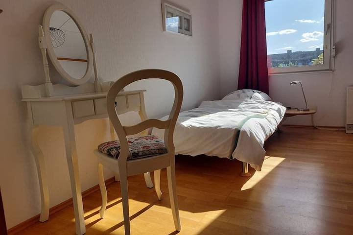 Ganze Wohnung, Ferienwohnung haus-elsa-bochum, 4 Zi, 2-9Pers, 130qm, große Terrasse, Ez Aufpr. in Weitmar, Bochum