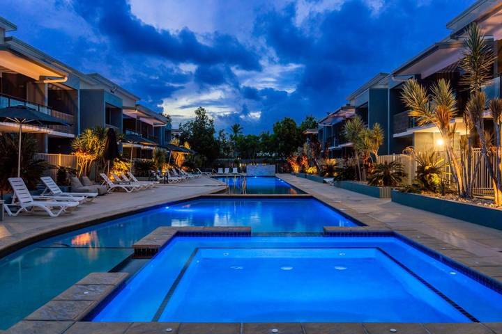 Resort para 2 personas, con jardín y piscina - 1
