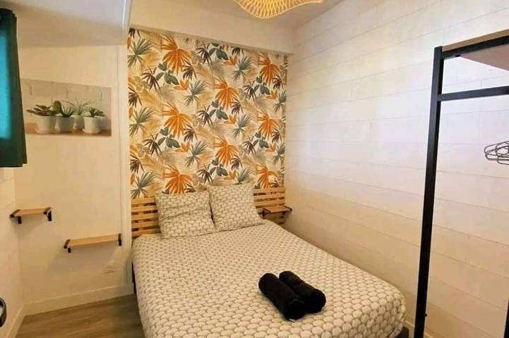 Appartamento intero, Beautiful Apartment With A Terrace And Private Garden In The Heart Of La Rochelle in La Rochelle, La Rochelle e dintorni