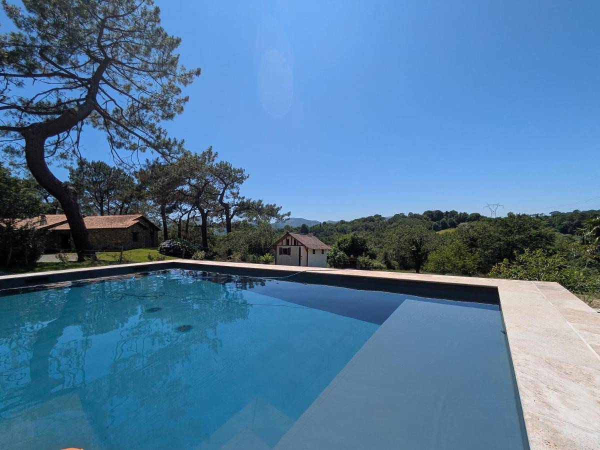 King Room with Garden View in Ascain, Région de Bayonne