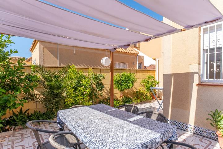Ferienhaus 'Tu Rincón Acogedor' mit Gemeinschaftspool, Wi-Fi und Klimaanlage in Torrevieja, Costa Blanca