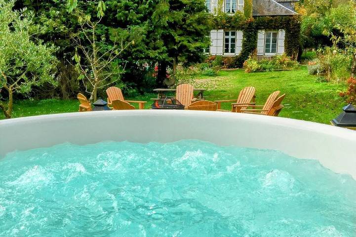 Villa pour 14 personnes, avec jardin ainsi que jacuzzi et sauna, animaux acceptés