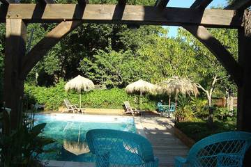 Gîte pour 4 personnes, avec jardin et terrasse à Lacquy