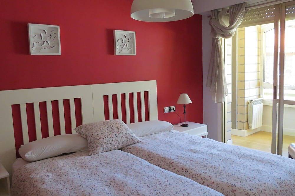 Front line with sea views garage + free wifi in Zarautz, Basque Coast (Spain)