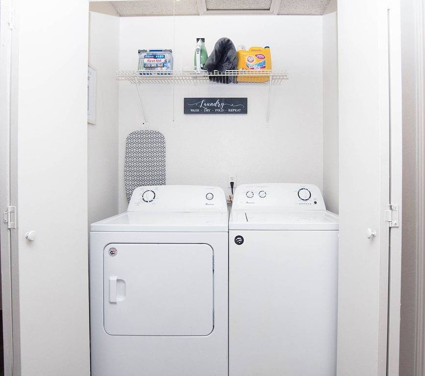 Ganze Wohnung, Luxury Condo *5 mins from Dfw Airport* in Irving, Dallas County