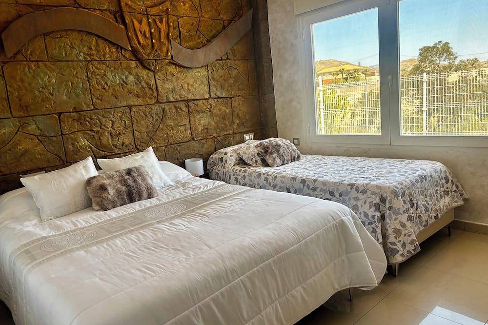 **Chalet en Alicante** con Piscina Privada in Moralet, Alicante
