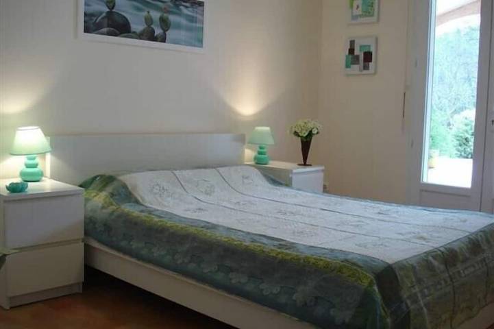 Villa lumineuse, climatisée, sur 9000m², piscine, tranquillité et repos assurés in Laroque-des-Albères, Côte méditerranéenne (France)