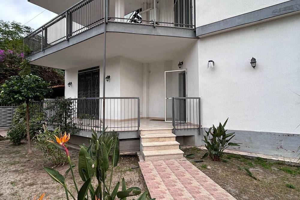 Villa pour 10 Personnes dans Plage de Mondello, Mondello