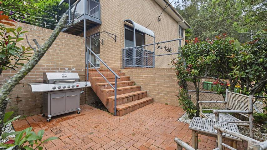 Holiday letting for 9 people in Avoca Beach