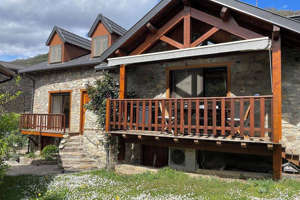 Maison à la montagne au calme in Arignac, Parc naturel régional des Pyrénées ariégeoises